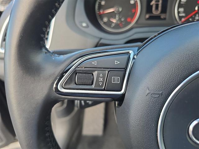 Photo of 2016 Black Metallic Audi Q3