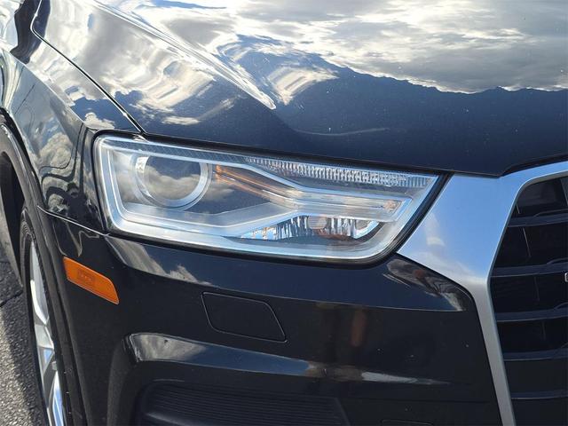 Photo of 2016 Black Metallic Audi Q3