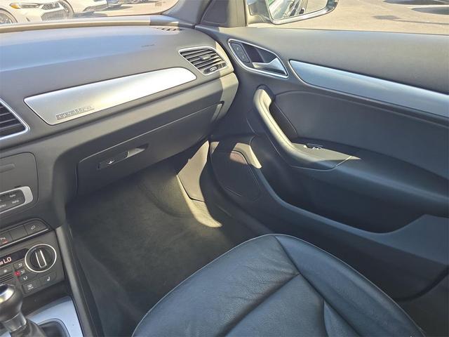 Photo of 2016 Black Metallic Audi Q3