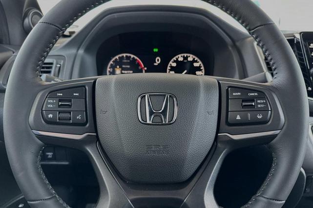 Photo of 2025 Platinum Honda Ridgeline