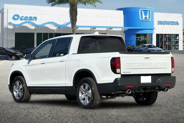 Photo of 2025 Platinum Honda Ridgeline