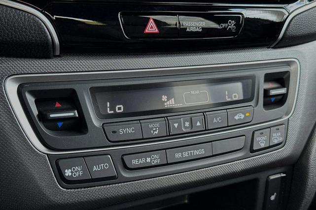 Photo of 2025 Platinum Honda Ridgeline