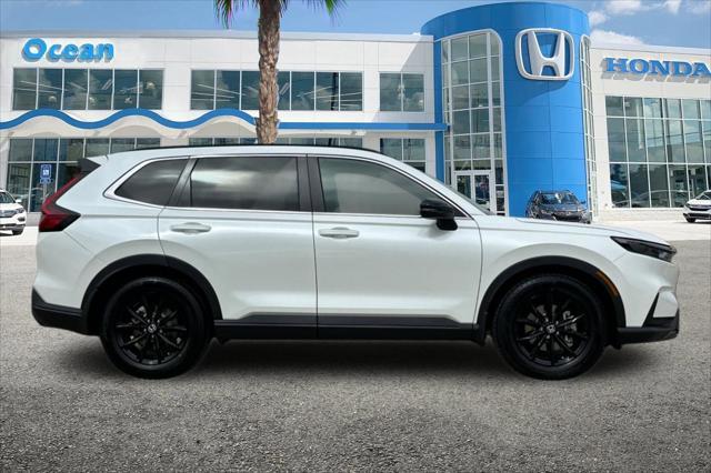 Photo of 2025 Platinum Honda CR-V Hybrid