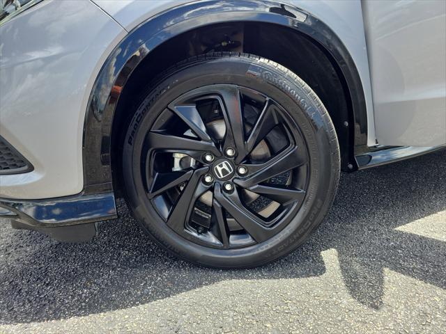 Photo of 2022 Lunar Silver Metallic Honda HR-V