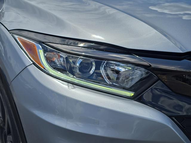Photo of 2022 Lunar Silver Metallic Honda HR-V