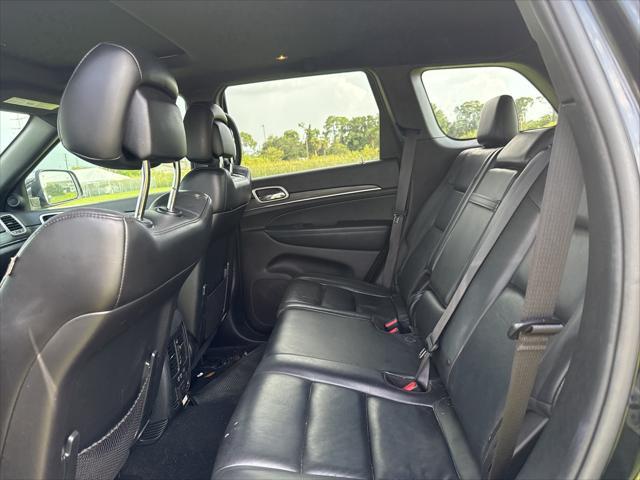 Photo of 2020 Diamond Black Crystal Pearlcoat Jeep Grand Cherokee