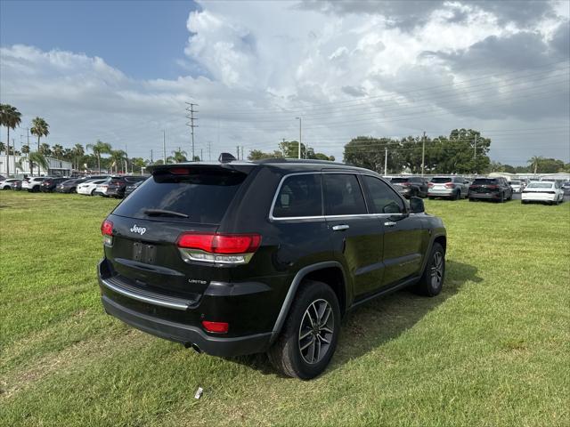 Photo of 2020 Diamond Black Crystal Pearlcoat Jeep Grand Cherokee