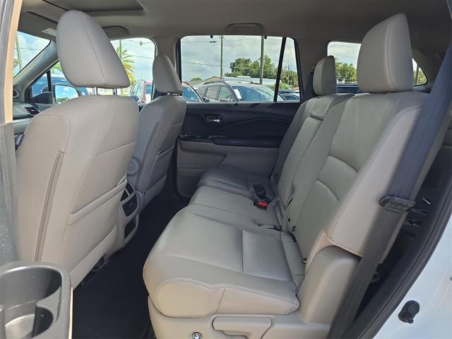 Photo of 2022 Platinum White Pearl Honda Pilot