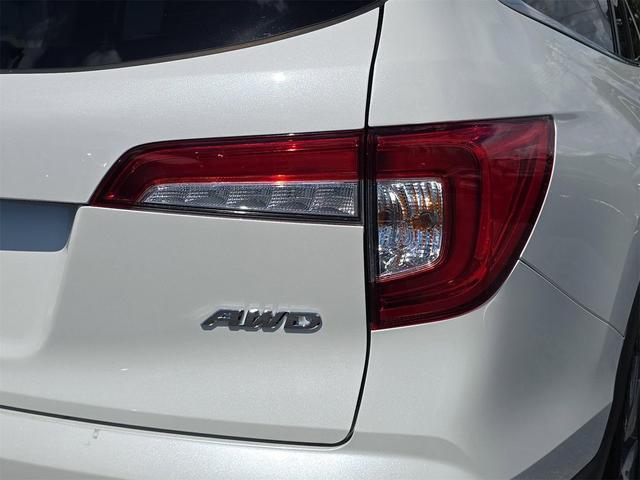 Photo of 2022 Platinum White Pearl Honda Pilot