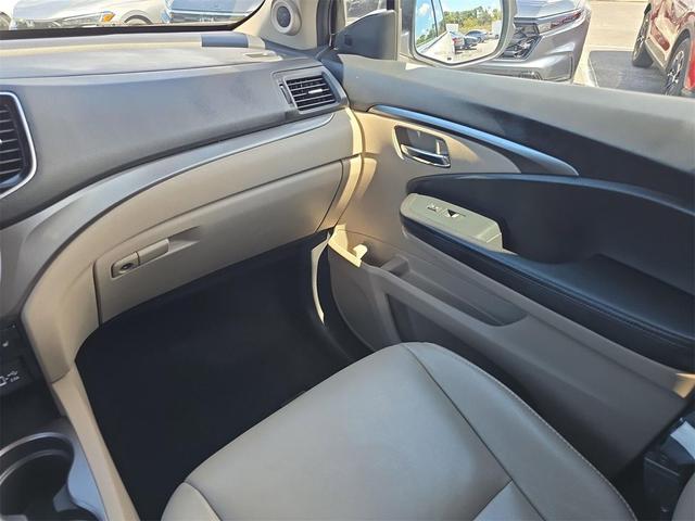 Photo of 2022 Platinum White Pearl Honda Pilot