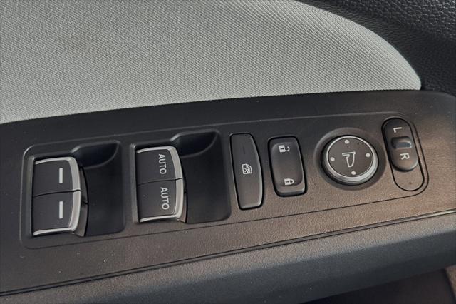 Photo of 2025 Platinum Honda Civic Hybrid