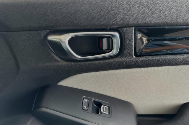 Photo of 2025 Platinum Honda Civic Hybrid