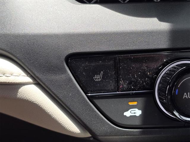 Photo of 2025 Platinum Honda Accord