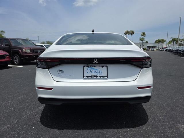Photo of 2025 Platinum Honda Accord