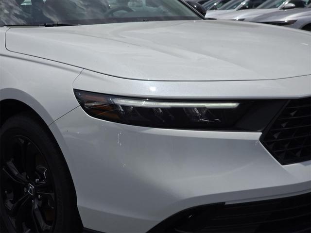 Photo of 2025 Platinum Honda Accord