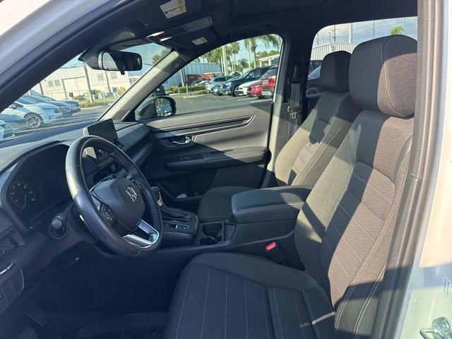 Photo of 2023 Platinum White Pearl Honda CR-V Hybrid