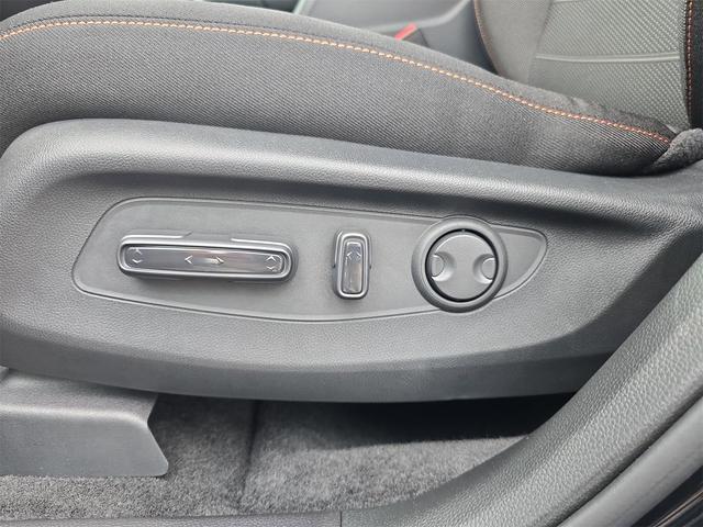 Photo of 2026 Crystal Black Pearl Honda CR-V Hybrid