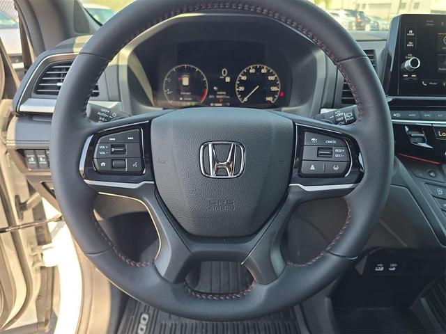 Photo of 2025 Platinum White Pearl Honda Odyssey