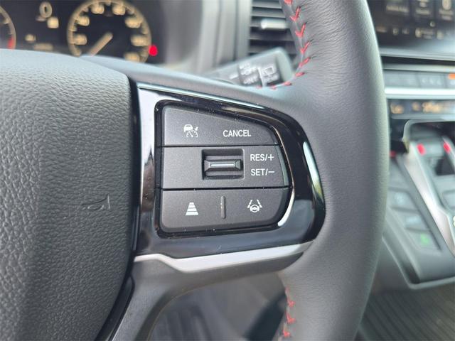 Photo of 2025 Platinum White Pearl Honda Odyssey