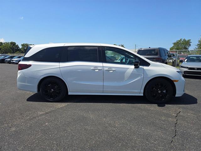 Photo of 2025 Platinum White Pearl Honda Odyssey