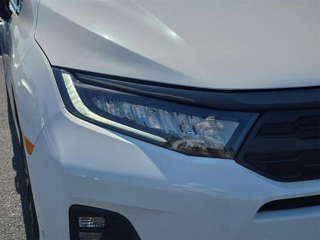 Photo of 2025 Platinum White Pearl Honda Odyssey