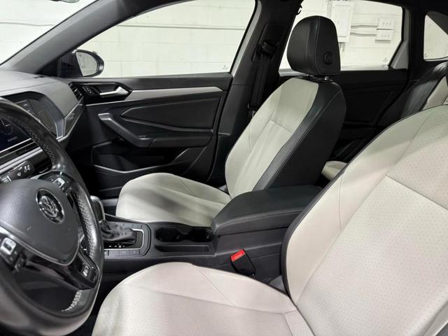 Photo of 2019 Pure White Volkswagen Jetta