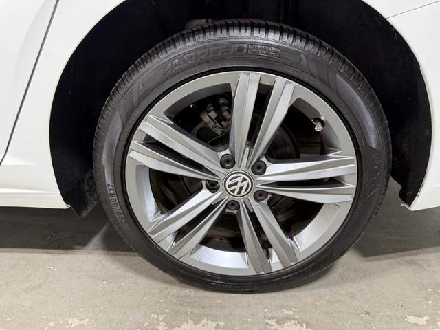 Photo of 2019 Pure White Volkswagen Jetta