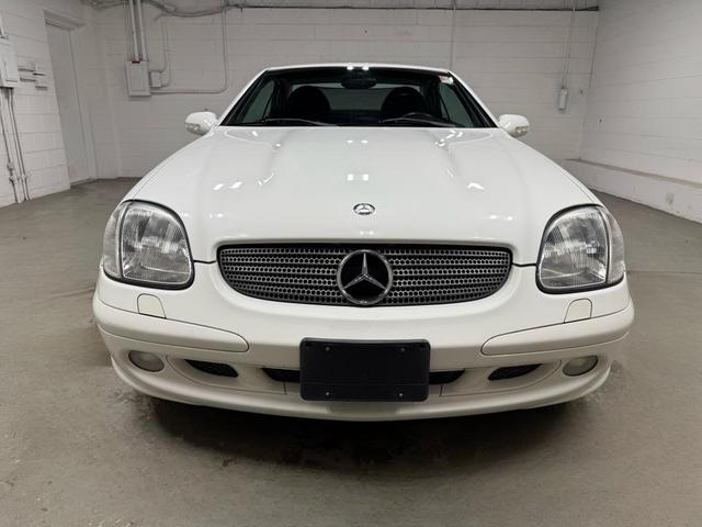 Photo of 2001 Glacier White Mercedes-Benz SLK-Class