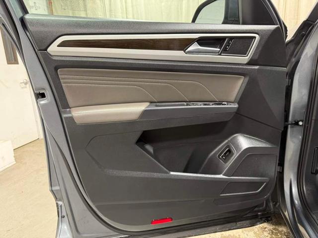 Photo of 2021 Platinum Gray Metallic Volkswagen Atlas