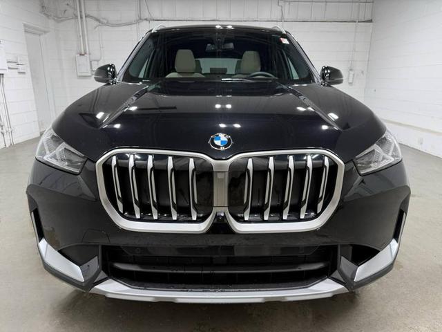 Photo of 2025 Black Sapphire Metallic BMW X1