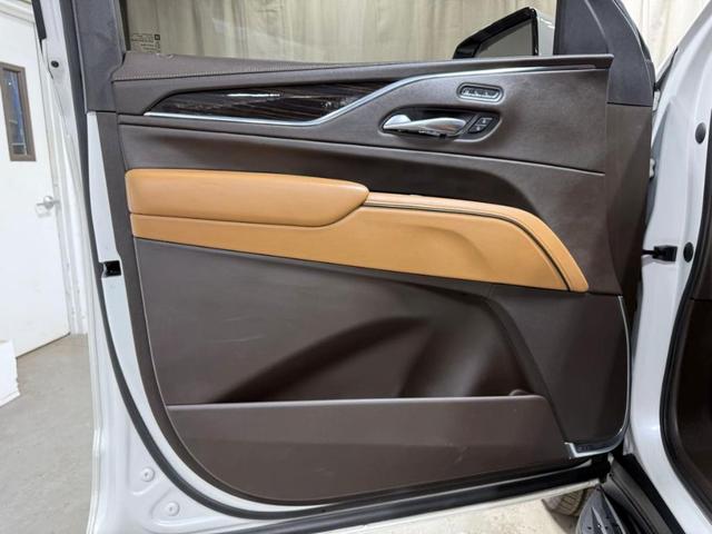 Photo of 2021 Crystal White Tri-Coat Cadillac Escalade