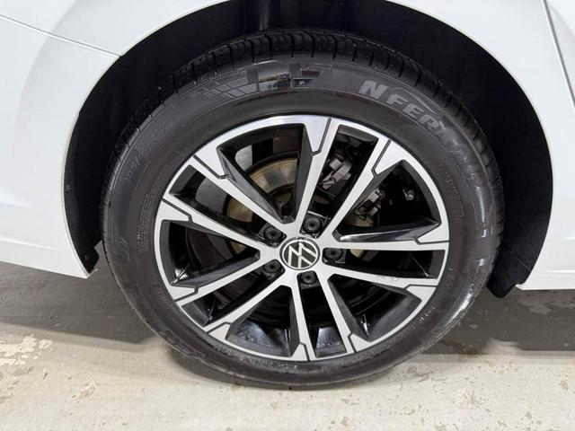 Photo of 2024 Pure White Volkswagen Jetta