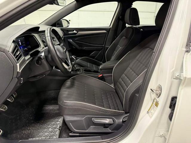 Photo of 2024 Pure White Volkswagen Jetta