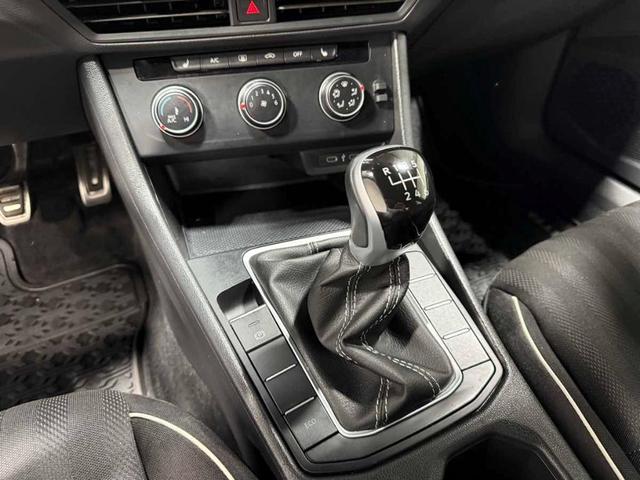 Photo of 2024 Pure White Volkswagen Jetta