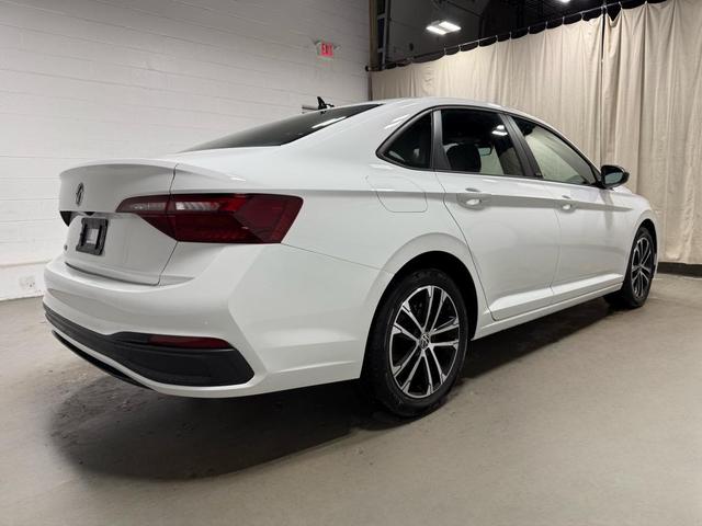Photo of 2024 Pure White Volkswagen Jetta