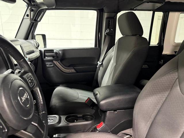 Photo of 2017 Black Clearcoat Jeep Wrangler Unlimited