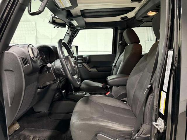 Photo of 2017 Black Clearcoat Jeep Wrangler Unlimited