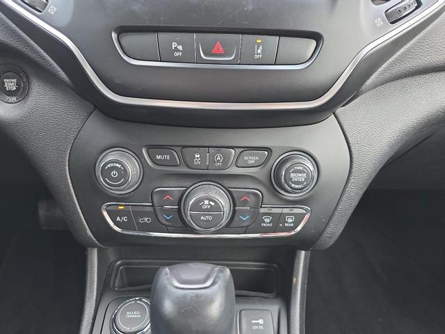 Photo of 2020 Diamond Black Jeep Cherokee