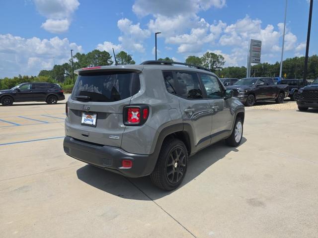 Photo of 2022 Sting Gray Clearcoat Jeep Renegade