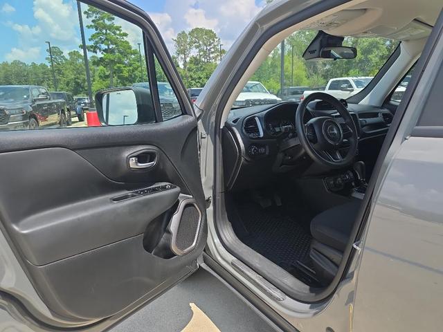 Photo of 2022 Sting Gray Clearcoat Jeep Renegade