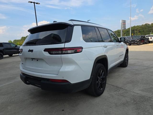 Photo of 2024 Bright White Clearcoat Jeep Grand Cherokee L