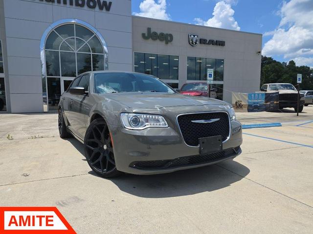 2019 Chrysler 300