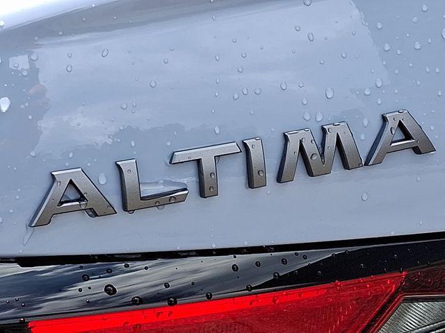 Photo of 2025 Gray Sky Pearl Nissan Altima