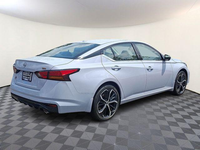 Photo of 2025 Gray Sky Pearl Nissan Altima