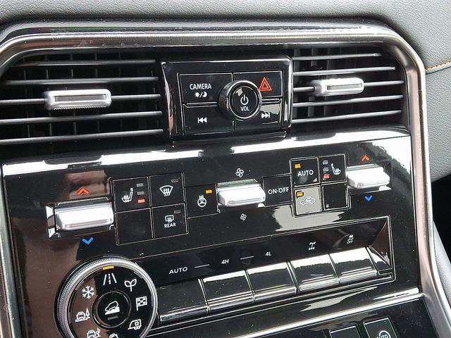 Photo of 2025 Alpine Metallic/Super Black Nissan Armada