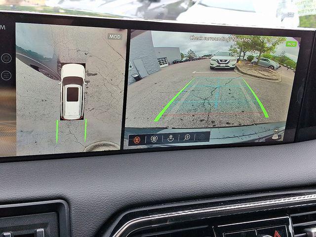 Photo of 2025 Alpine Metallic/Super Black Nissan Armada
