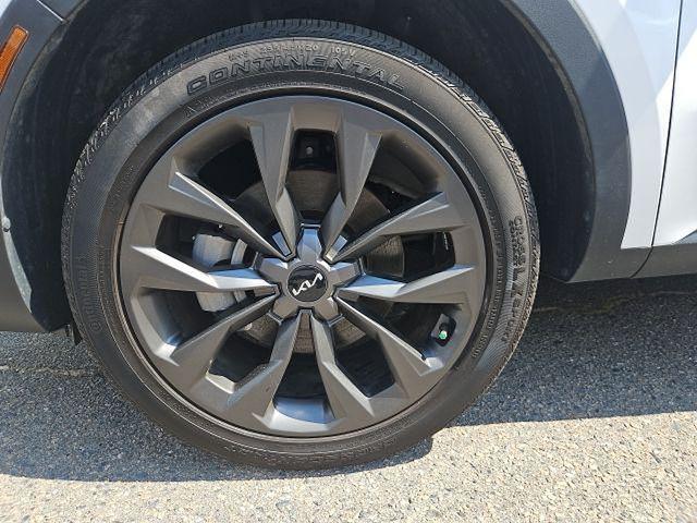 Photo of 2022 Glacial White Pearl Kia Sorento