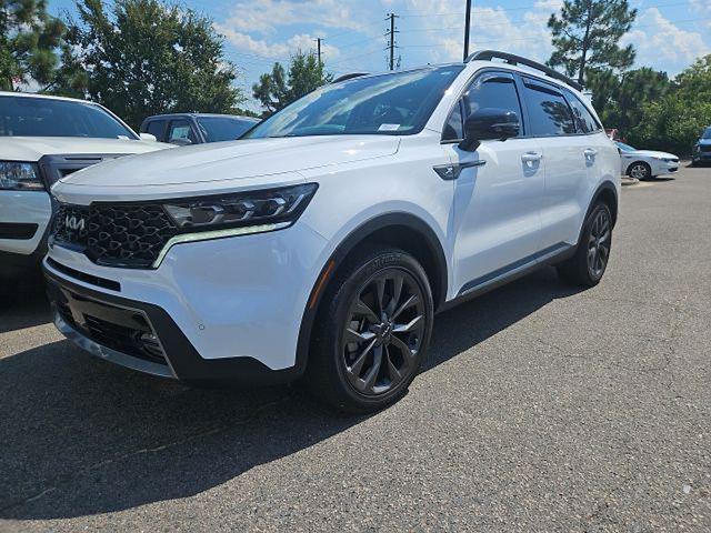 Photo of 2022 Glacial White Pearl Kia Sorento