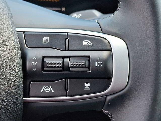 Photo of 2025 Snow White Pearl Kia K5