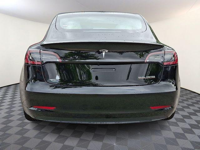 Photo of 2021 Black Tesla Model 3
